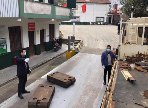 图为数字化地磅使用现场