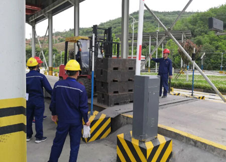 安排执行部刘工到客户工厂指导地磅运营及基础